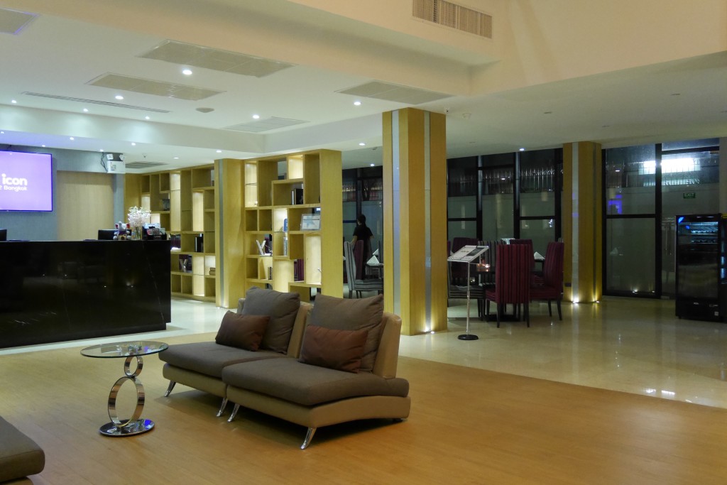Hall do hotel Icon Bangkok, Tailandia Hall do hotel Icon Bangkok, Tailandia